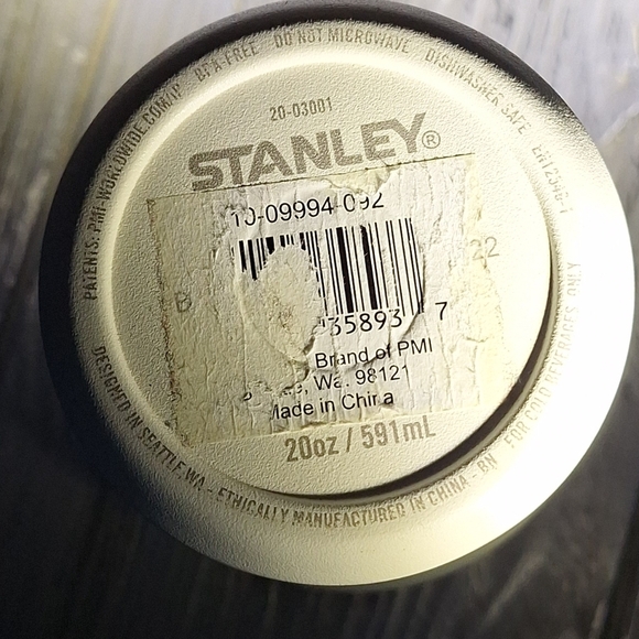 Stanley Cream IceFlow Flip Straw Tumbler Mug 20oz.  - Picture 6 of 11